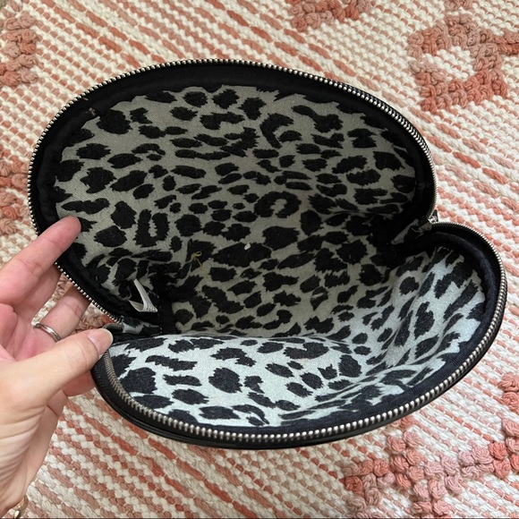 Set of three Betsey Johnson zipper pouches - Picture 6 of 14